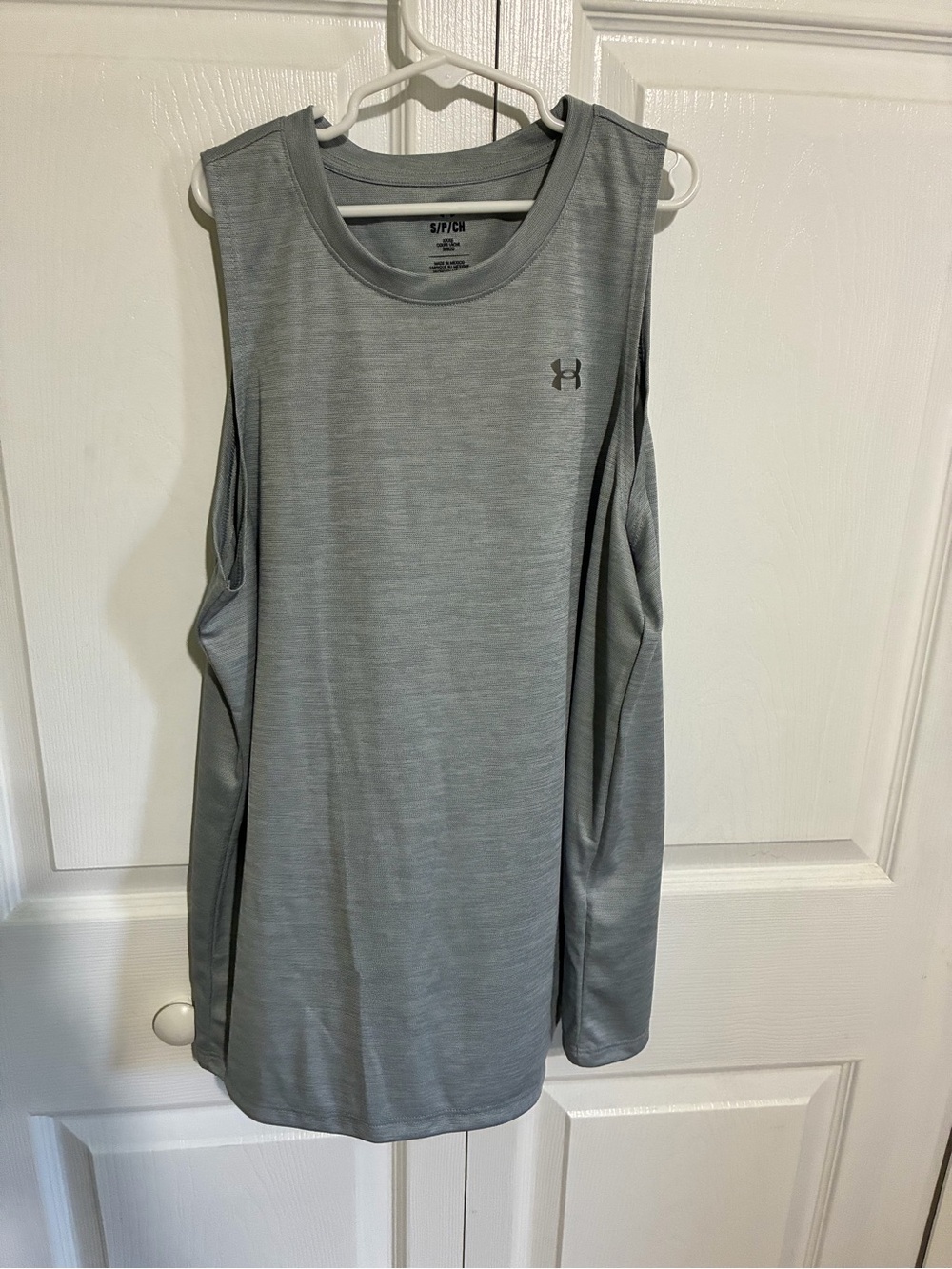 Under Armour Gray Sleeveless Performance Tank Women’s small new with tags